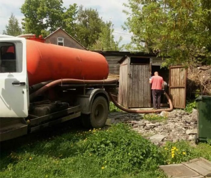 Откачка выгребной ямы, дачного туалета